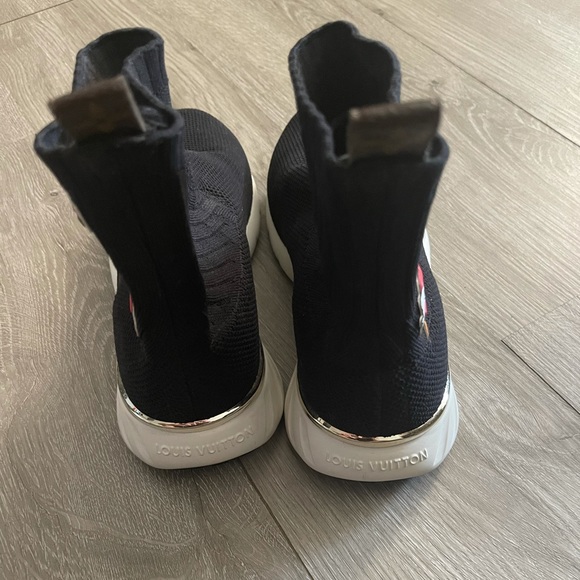 Authentic women’s Louis Vuitton aftergame shoes - Picture 6 of 6